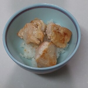 串に刺ささず簡単✩彡焼鳥をご飯と一緒に焼鳥丼